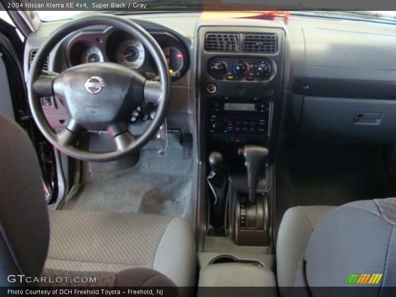 Super Black / Gray 2004 Nissan Xterra XE 4x4