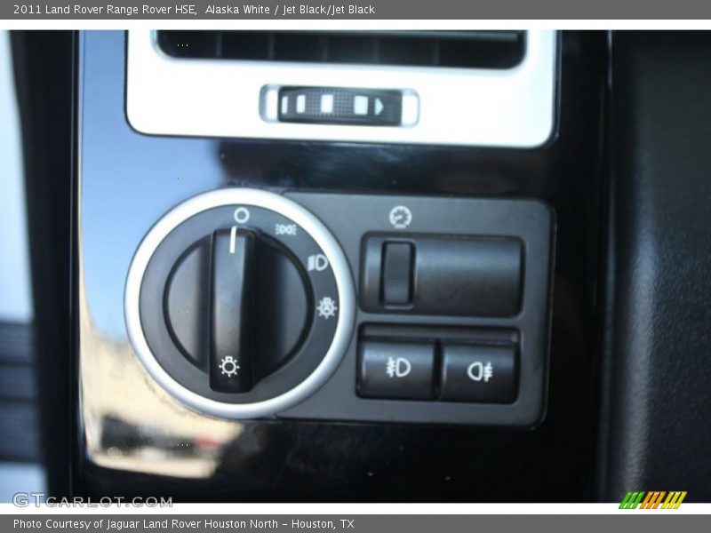 Alaska White / Jet Black/Jet Black 2011 Land Rover Range Rover HSE