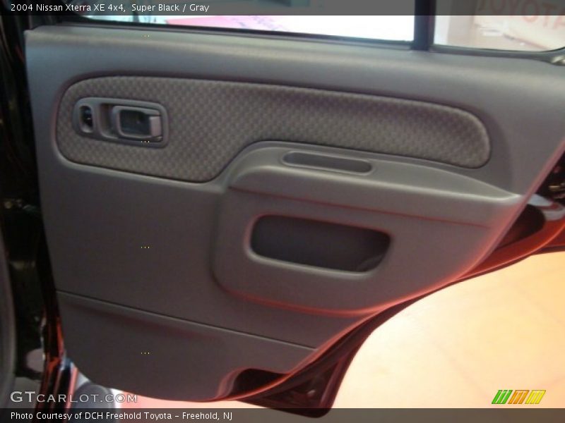 Super Black / Gray 2004 Nissan Xterra XE 4x4