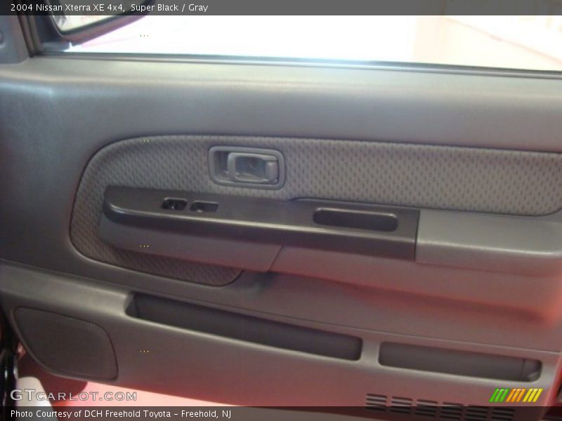 Super Black / Gray 2004 Nissan Xterra XE 4x4