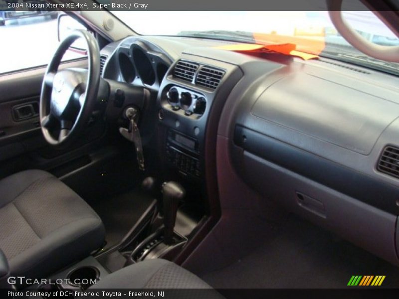 Super Black / Gray 2004 Nissan Xterra XE 4x4