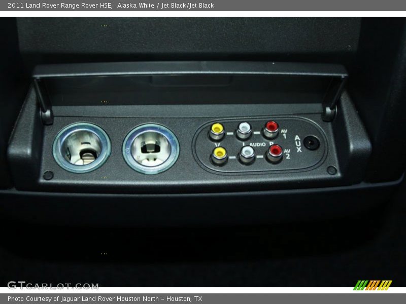 Alaska White / Jet Black/Jet Black 2011 Land Rover Range Rover HSE