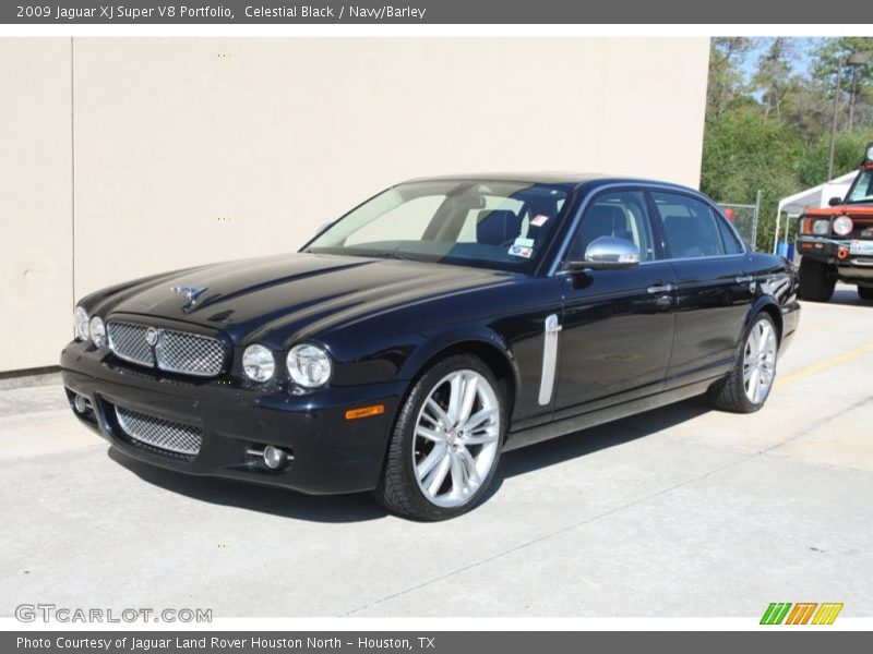 Front 3/4 View of 2009 XJ Super V8 Portfolio