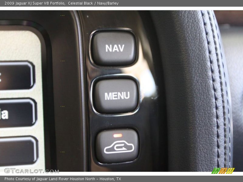 Controls of 2009 XJ Super V8 Portfolio