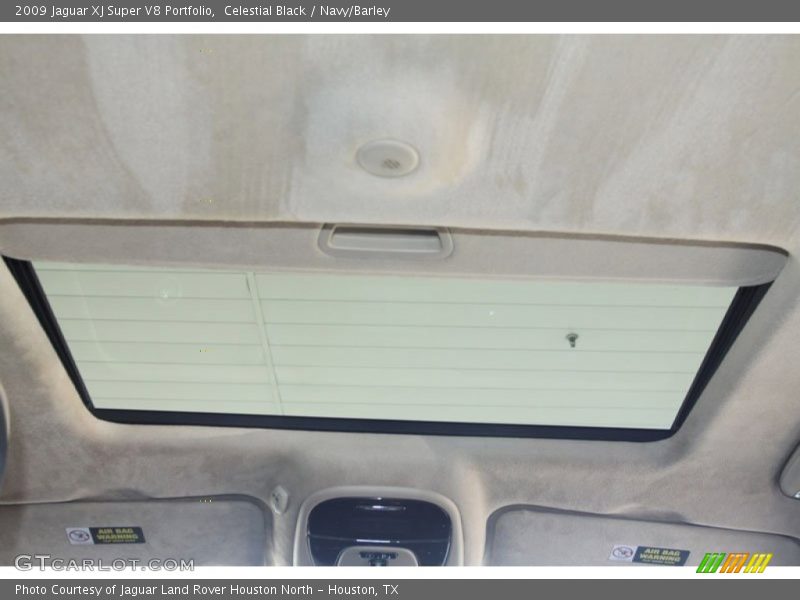 Sunroof of 2009 XJ Super V8 Portfolio
