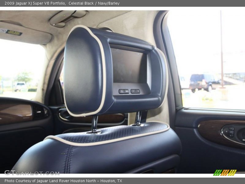 Controls of 2009 XJ Super V8 Portfolio