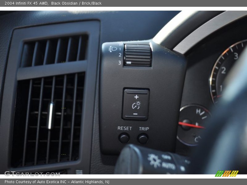 Controls of 2004 FX 45 AWD