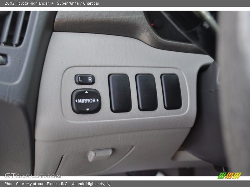 Super White / Charcoal 2003 Toyota Highlander I4