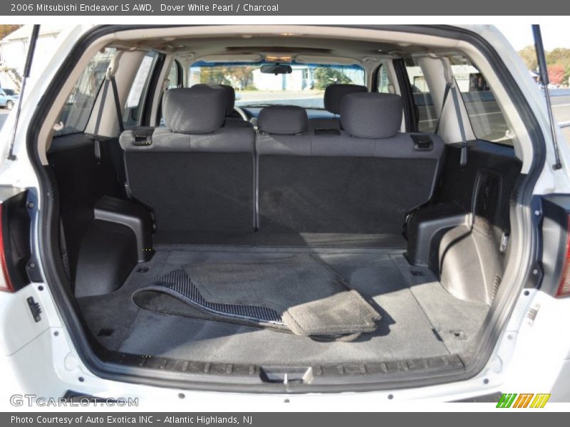  2006 Endeavor LS AWD Trunk