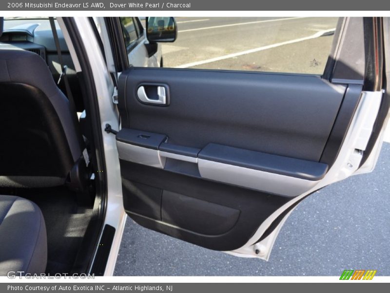 Door Panel of 2006 Endeavor LS AWD