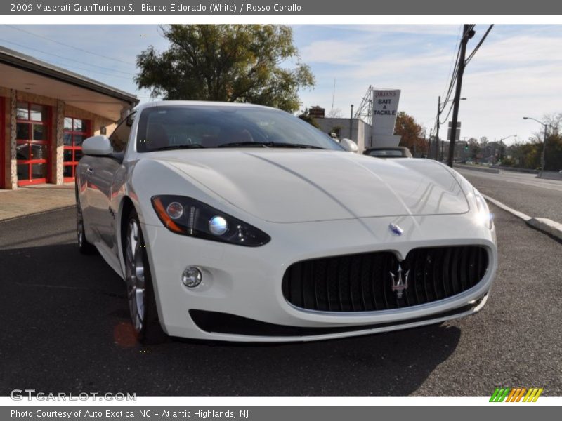 Bianco Eldorado (White) / Rosso Corallo 2009 Maserati GranTurismo S