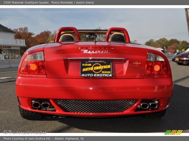 Rosso Mondiale / Avorio (Ivory) 2006 Maserati GranSport Spyder