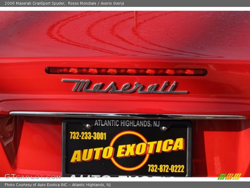 Rosso Mondiale / Avorio (Ivory) 2006 Maserati GranSport Spyder