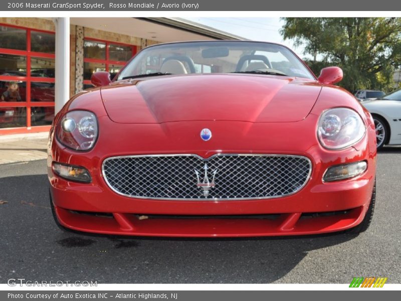 Rosso Mondiale / Avorio (Ivory) 2006 Maserati GranSport Spyder