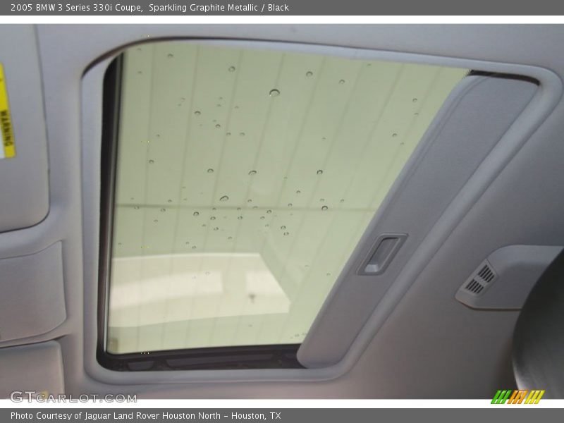 Sunroof of 2005 3 Series 330i Coupe