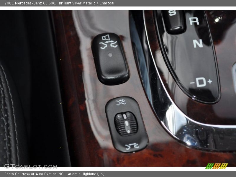 Controls of 2001 CL 600