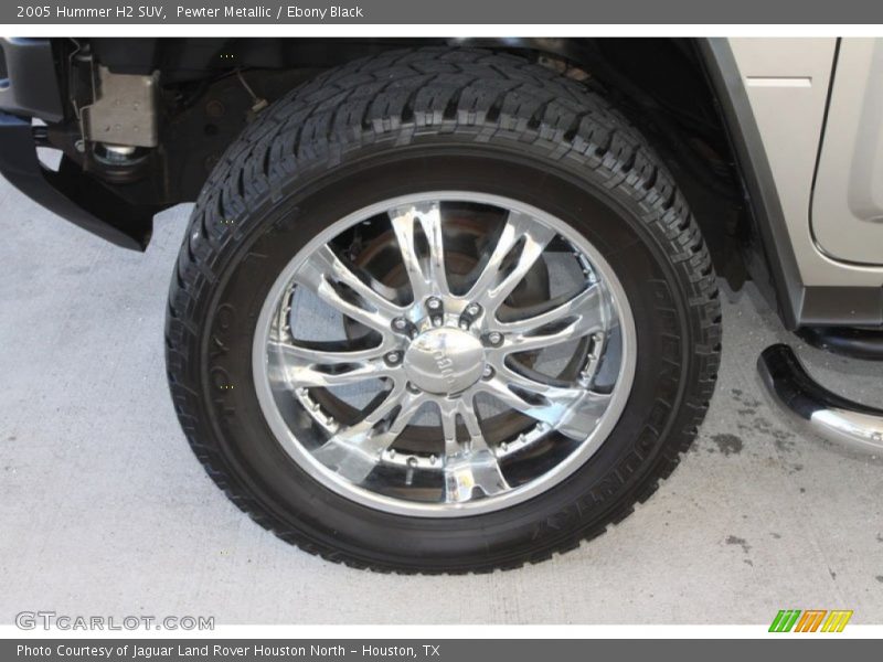Custom Wheels of 2005 H2 SUV