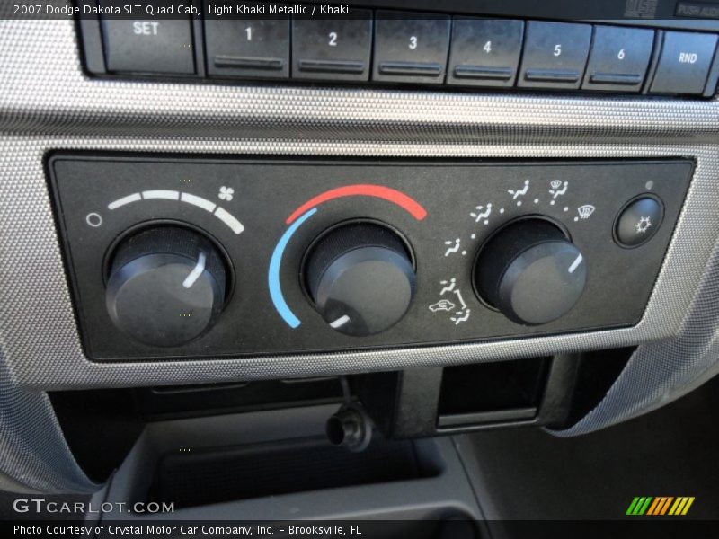 Light Khaki Metallic / Khaki 2007 Dodge Dakota SLT Quad Cab
