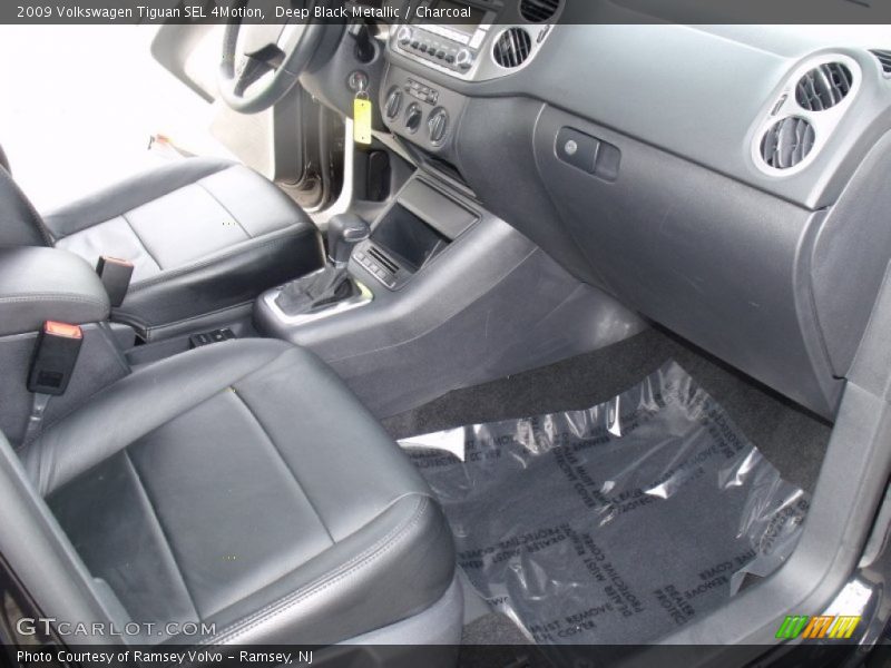 Deep Black Metallic / Charcoal 2009 Volkswagen Tiguan SEL 4Motion