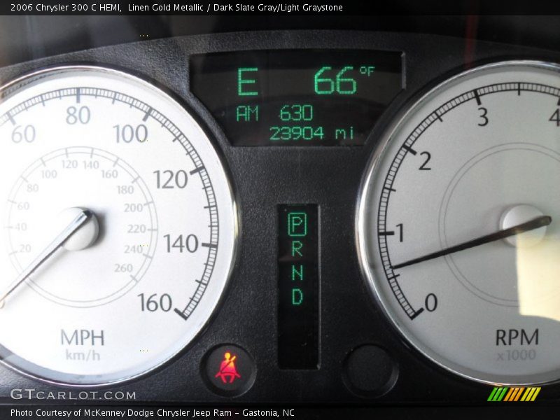 Linen Gold Metallic / Dark Slate Gray/Light Graystone 2006 Chrysler 300 C HEMI