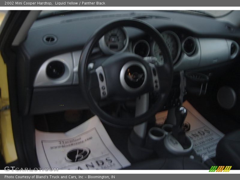 Liquid Yellow / Panther Black 2002 Mini Cooper Hardtop