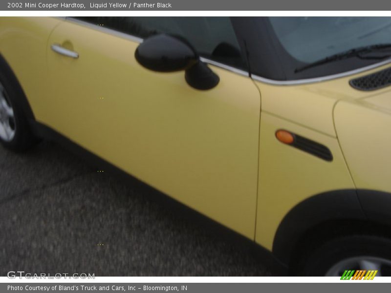 Liquid Yellow / Panther Black 2002 Mini Cooper Hardtop