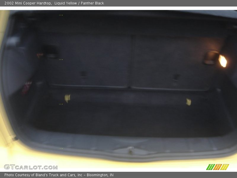 Liquid Yellow / Panther Black 2002 Mini Cooper Hardtop