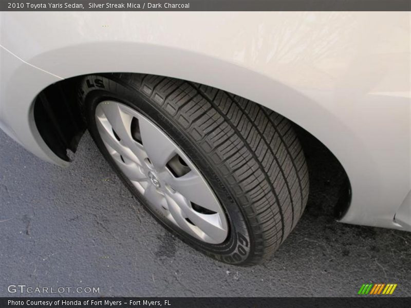 Silver Streak Mica / Dark Charcoal 2010 Toyota Yaris Sedan