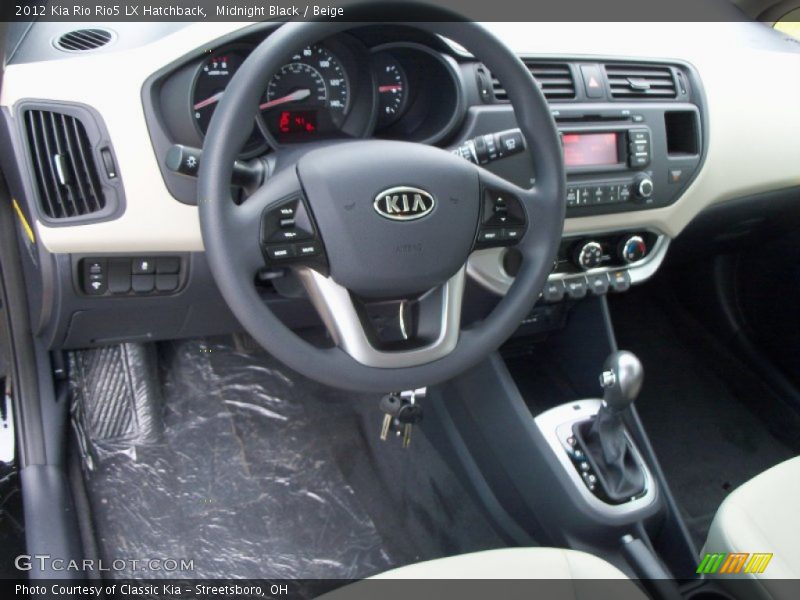 Midnight Black / Beige 2012 Kia Rio Rio5 LX Hatchback