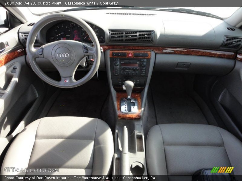 Dashboard of 2000 A4 2.8 quattro Avant