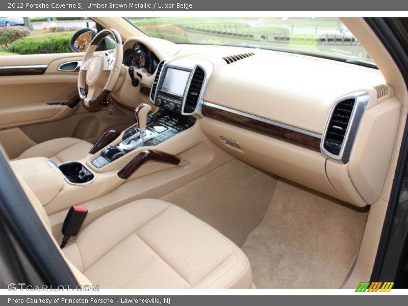 Dashboard of 2012 Cayenne S
