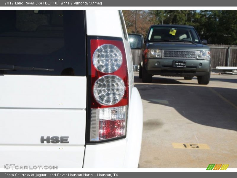 Fuji White / Almond/Nutmeg 2012 Land Rover LR4 HSE