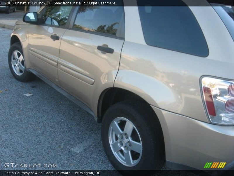 Sandstone Metallic / Light Cashmere 2006 Chevrolet Equinox LT