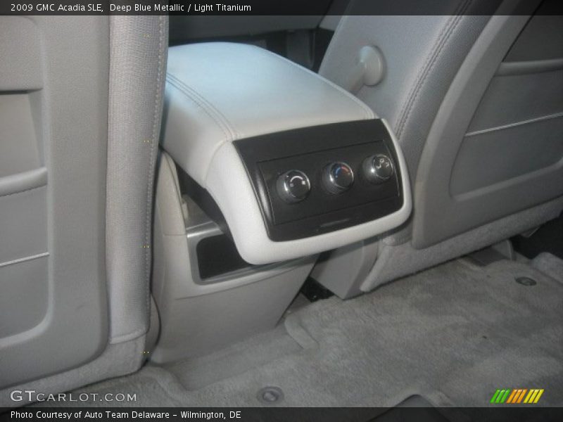 Deep Blue Metallic / Light Titanium 2009 GMC Acadia SLE