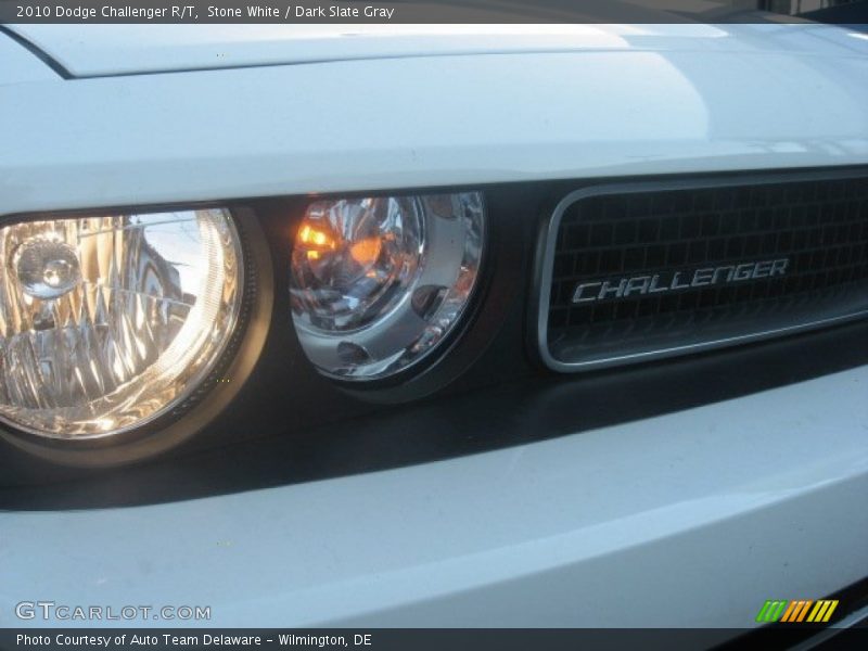 Stone White / Dark Slate Gray 2010 Dodge Challenger R/T