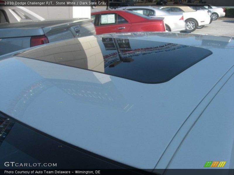 Stone White / Dark Slate Gray 2010 Dodge Challenger R/T