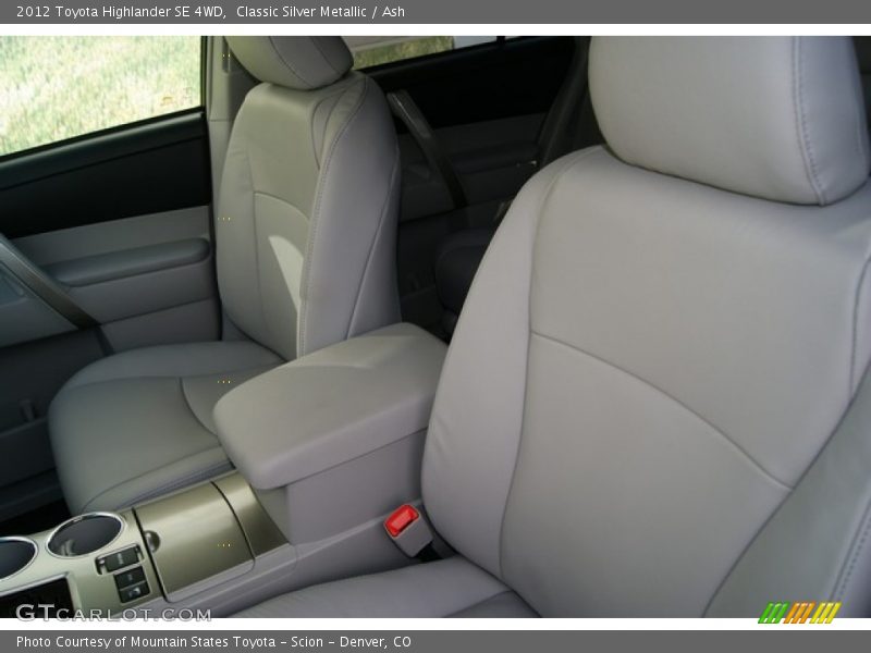 Classic Silver Metallic / Ash 2012 Toyota Highlander SE 4WD