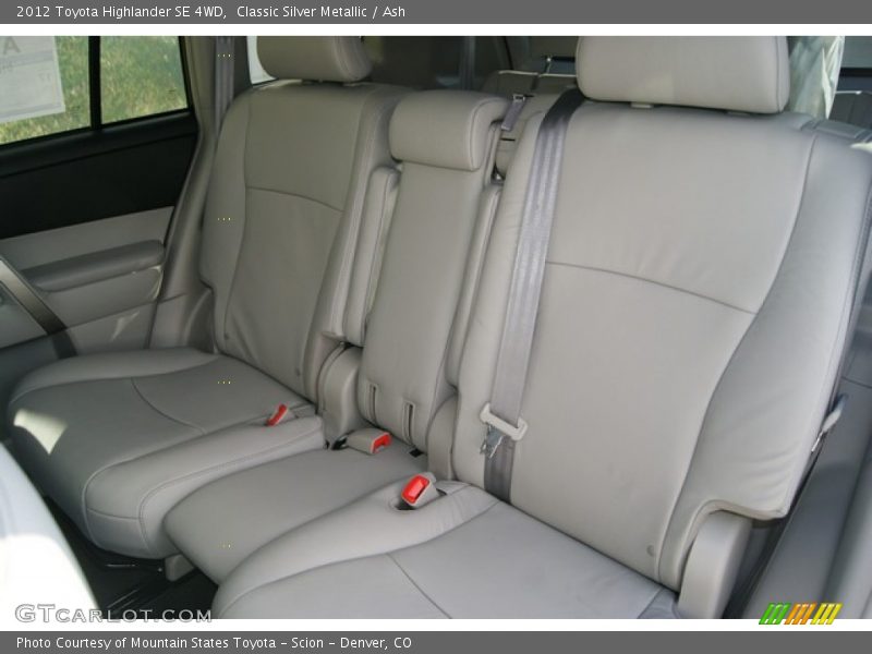 Classic Silver Metallic / Ash 2012 Toyota Highlander SE 4WD