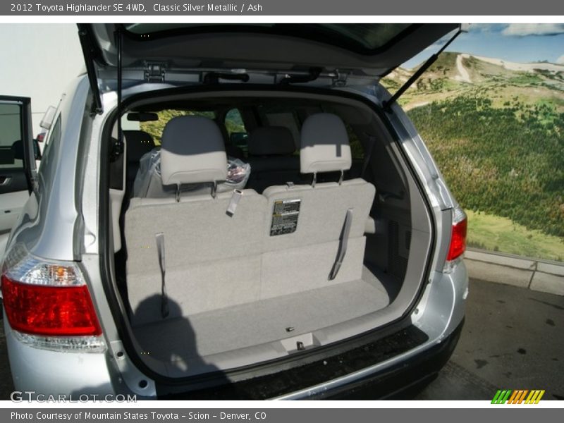 Classic Silver Metallic / Ash 2012 Toyota Highlander SE 4WD