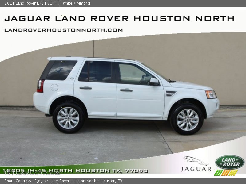 Fuji White / Almond 2011 Land Rover LR2 HSE