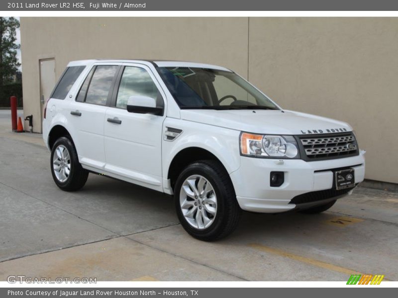 Fuji White / Almond 2011 Land Rover LR2 HSE