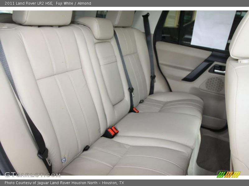 Fuji White / Almond 2011 Land Rover LR2 HSE
