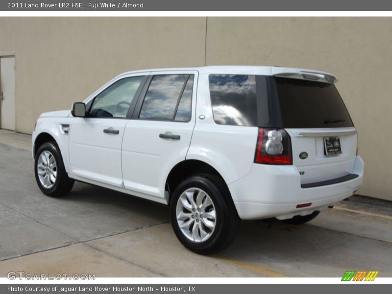 Fuji White / Almond 2011 Land Rover LR2 HSE