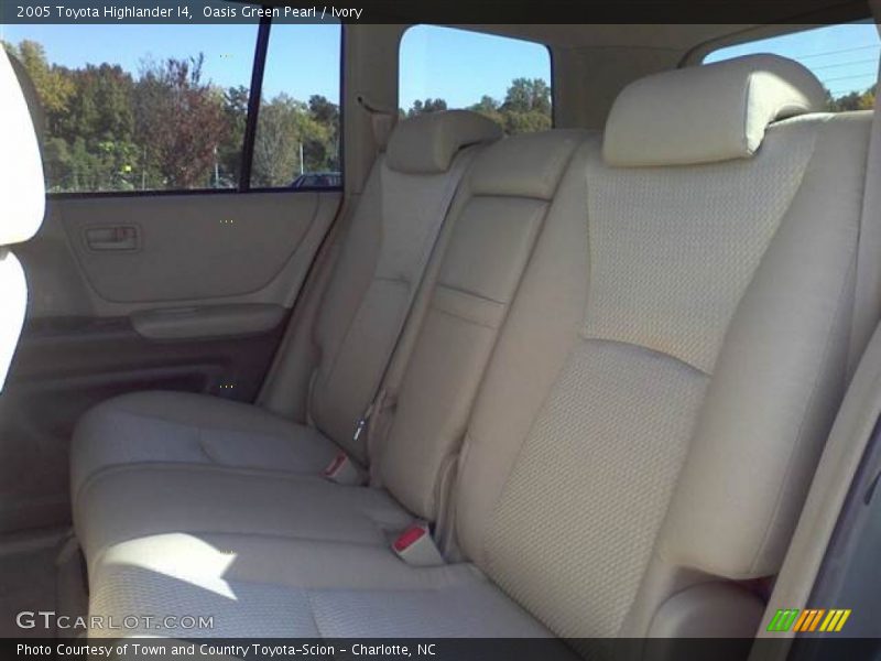 Oasis Green Pearl / Ivory 2005 Toyota Highlander I4