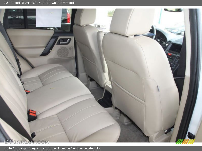 Fuji White / Almond 2011 Land Rover LR2 HSE