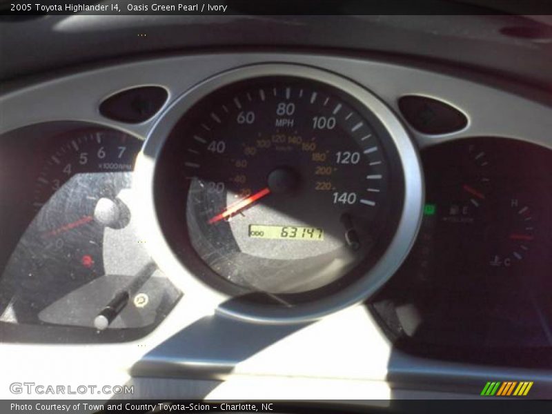 Oasis Green Pearl / Ivory 2005 Toyota Highlander I4