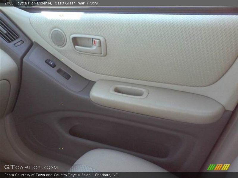 Oasis Green Pearl / Ivory 2005 Toyota Highlander I4