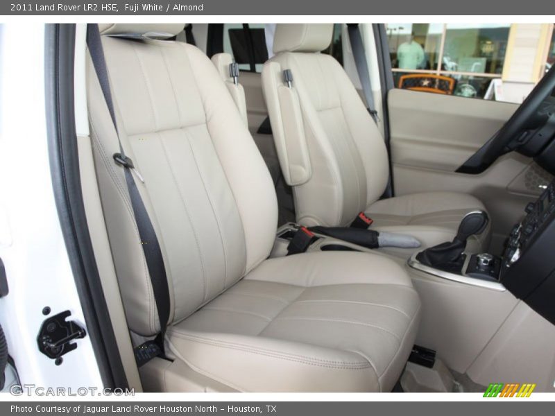 Fuji White / Almond 2011 Land Rover LR2 HSE