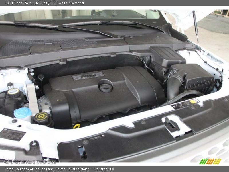 Fuji White / Almond 2011 Land Rover LR2 HSE