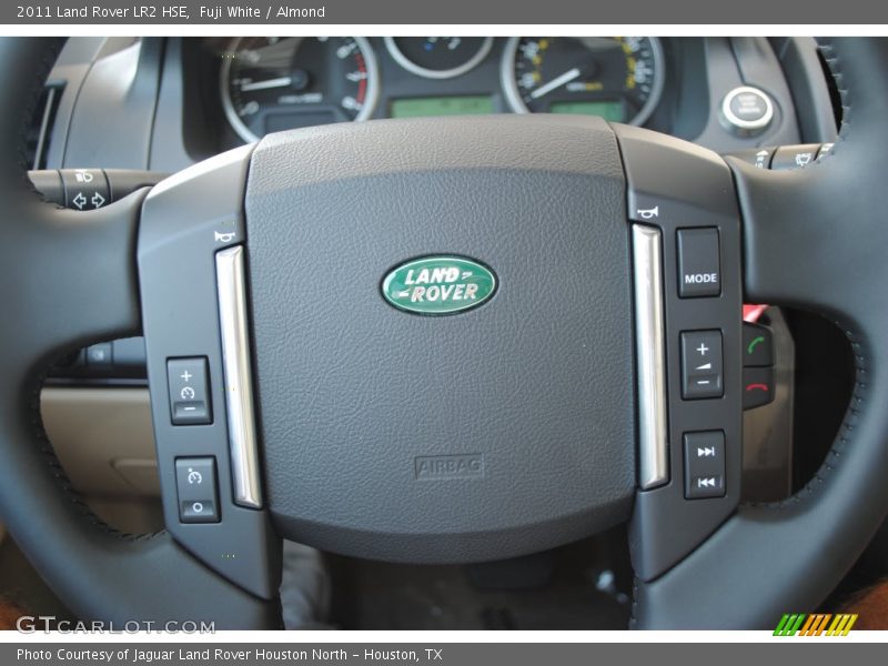 Fuji White / Almond 2011 Land Rover LR2 HSE